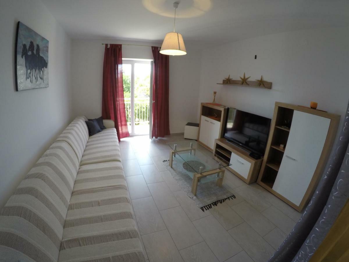 Apartmani Nada เคลโนวีซา ภายนอก รูปภาพ