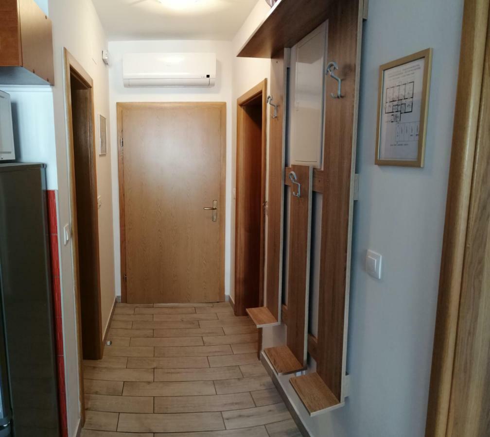 Apartmani Nada เคลโนวีซา ภายนอก รูปภาพ